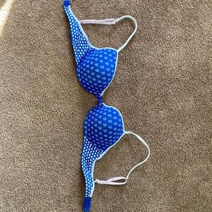 Barely used T-Shirt Bra 36B Pink Victoria Secret.  Lightly padded.